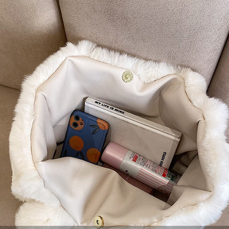 Chic Sac à Main en Peluche Dante | Accessoire d'Hiver Élégant pour Femmes