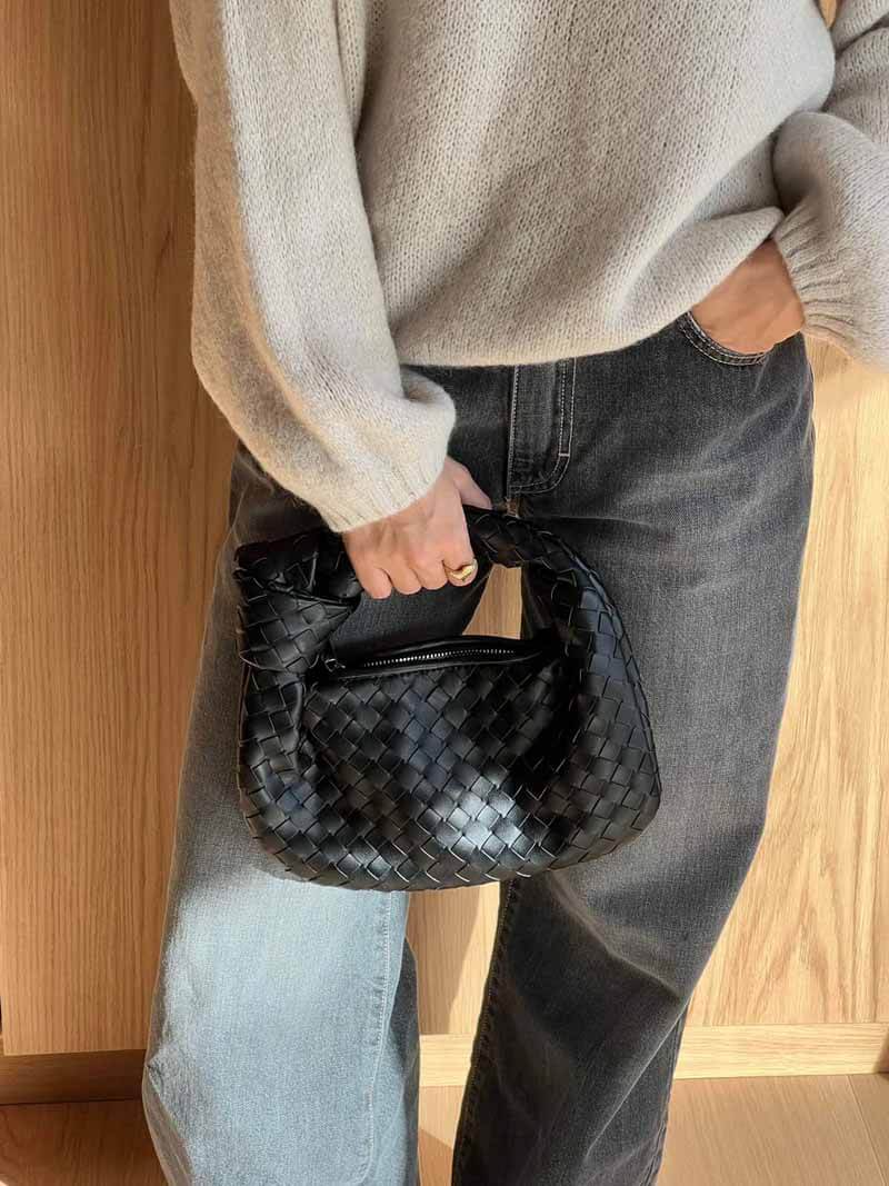 Sac à main tissé chic